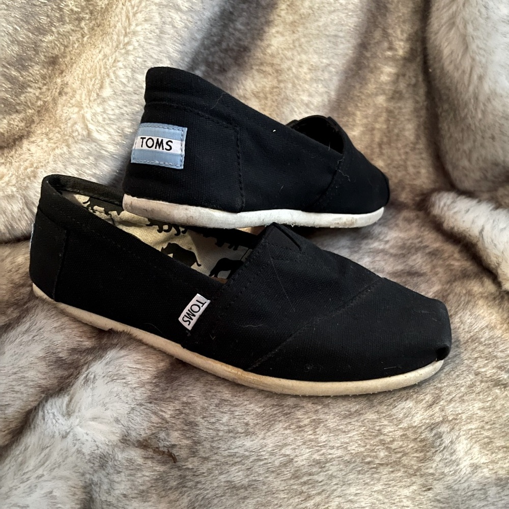 Toms 8.5 black